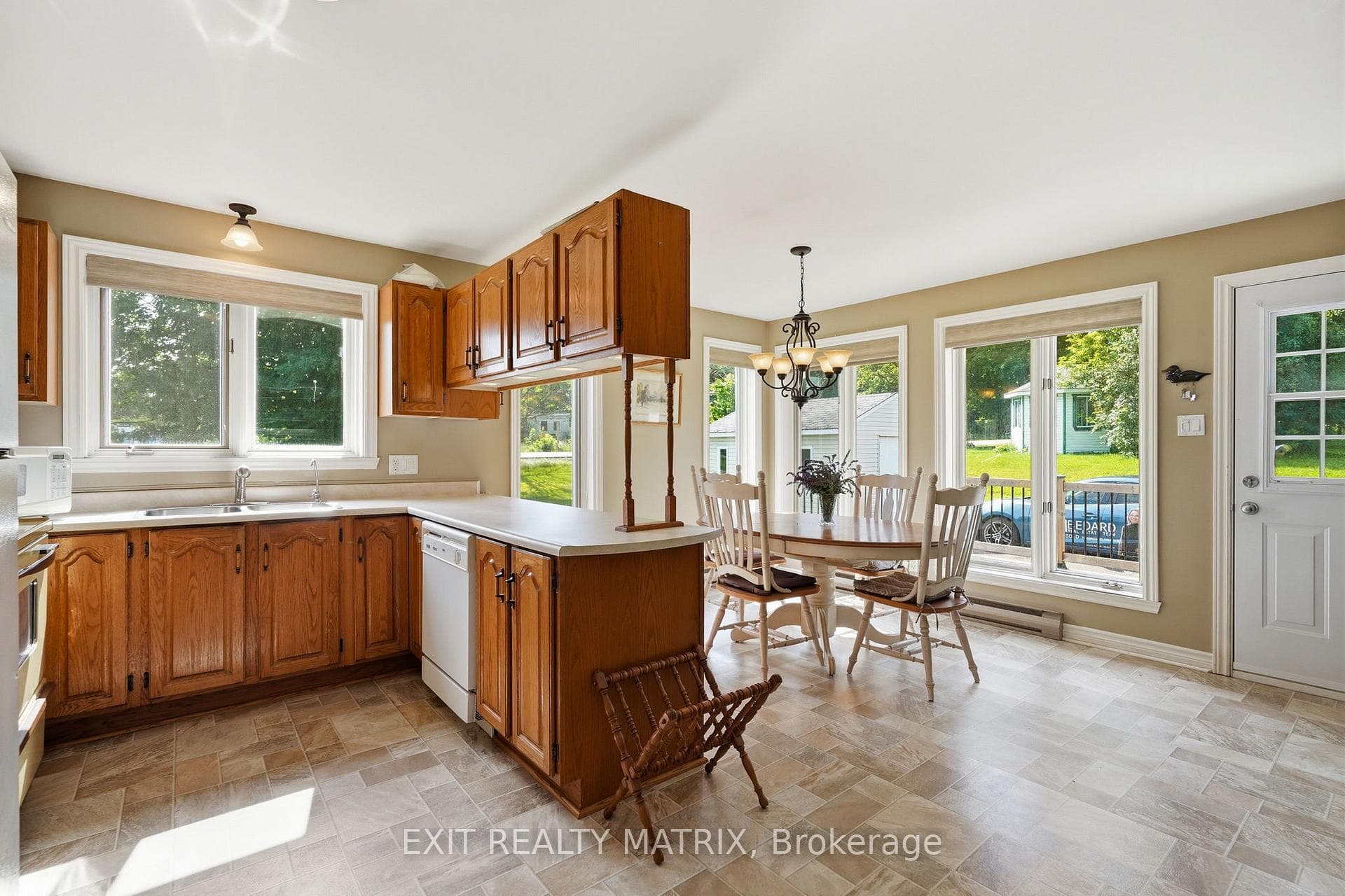 3 Hillview Circle photo 12