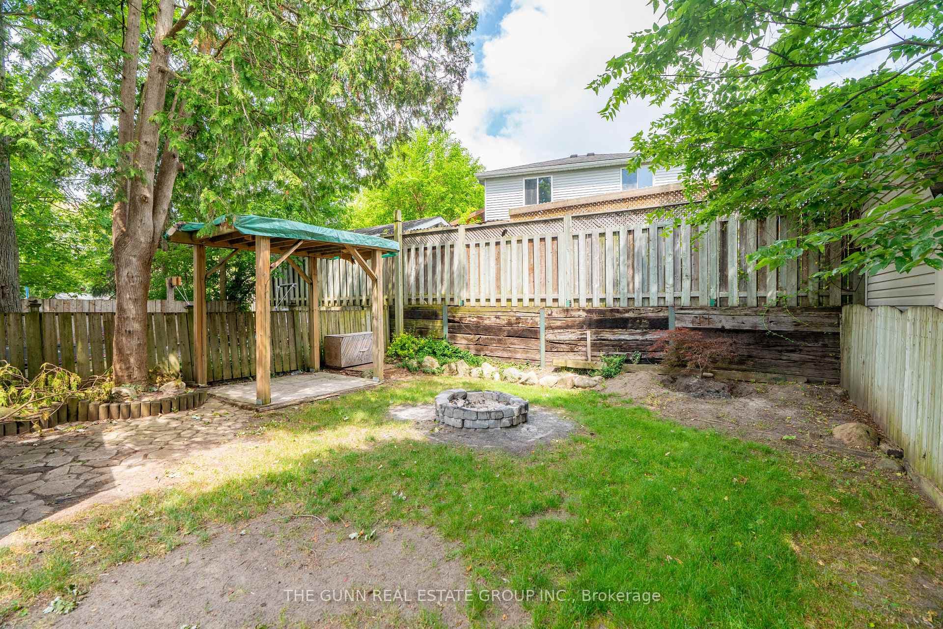 904 Dame Street photo 28