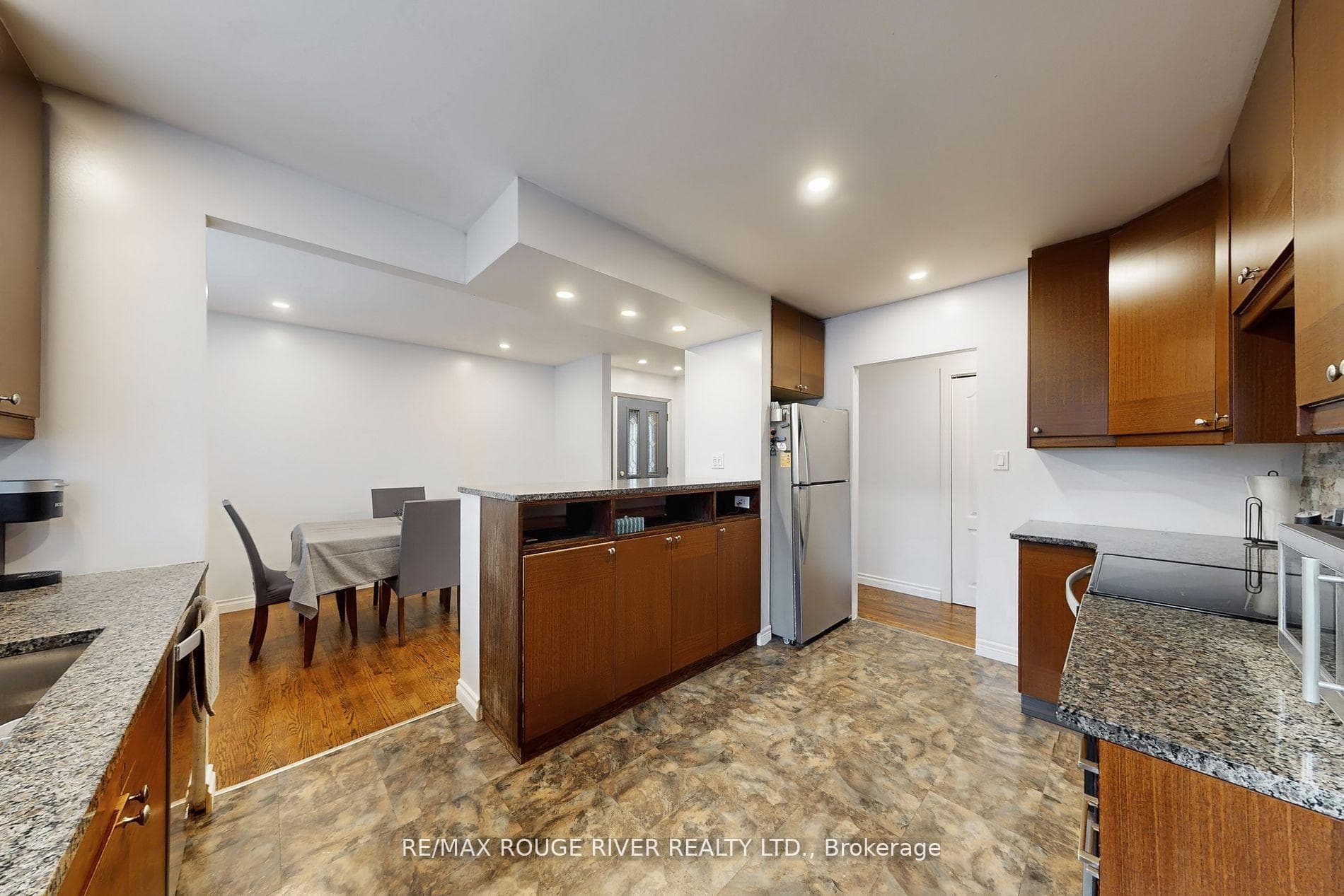798 Oliva Street photo 11