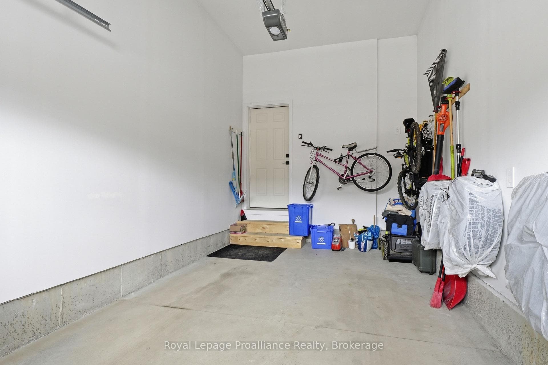 24 Riverstone Way photo 32