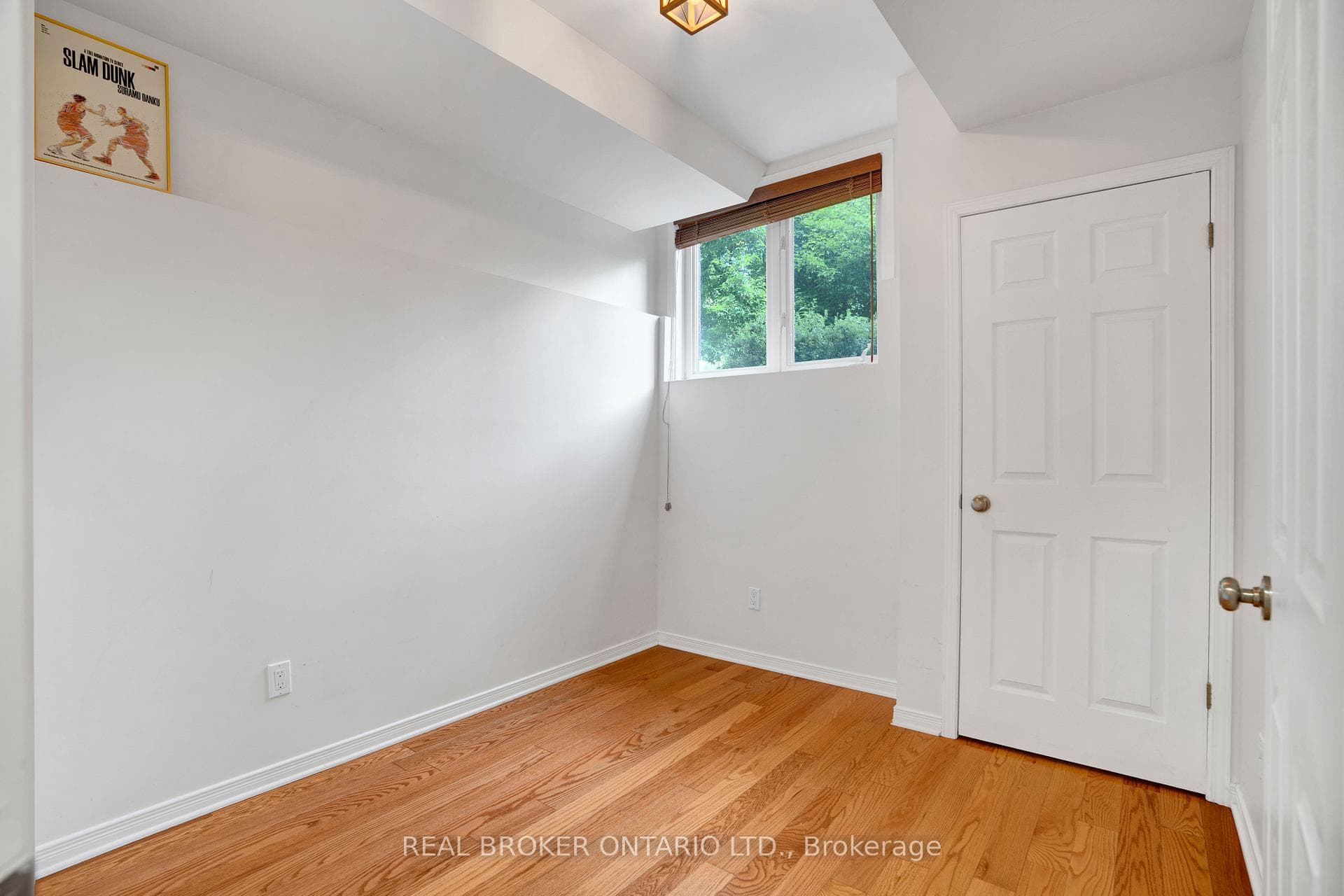 292 London Terrace photo 17