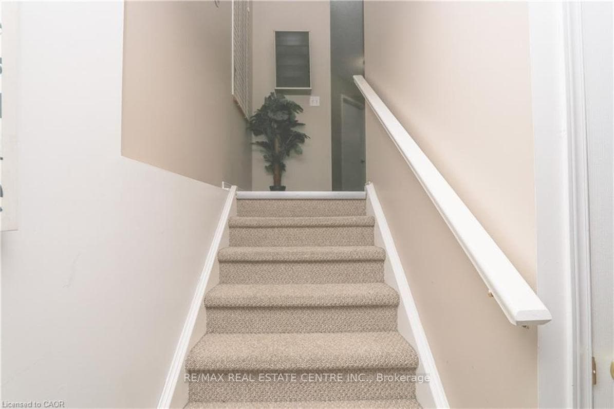 15 Gees Way photo 8