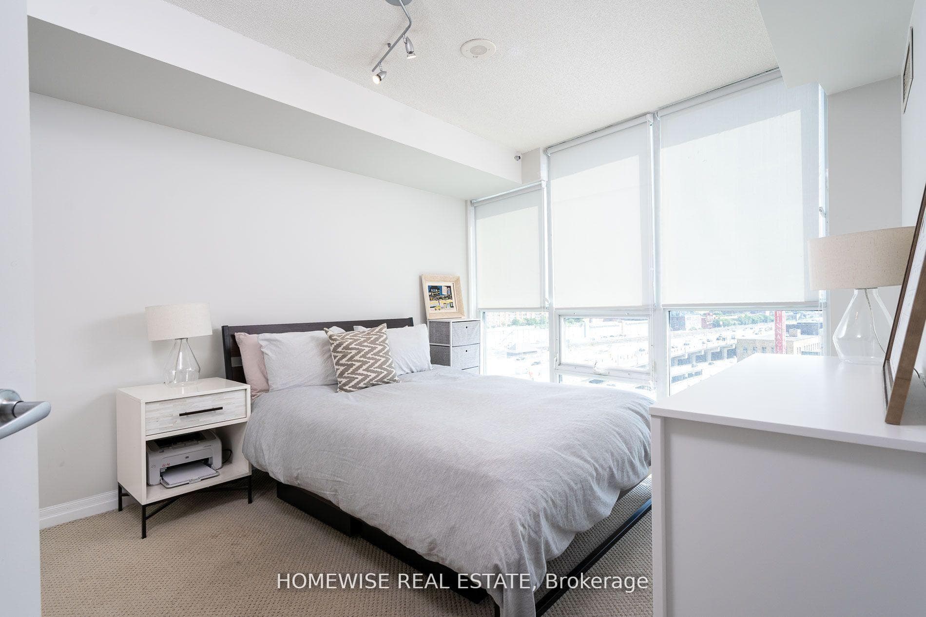 16 Yonge Street Unit 1209 photo 18