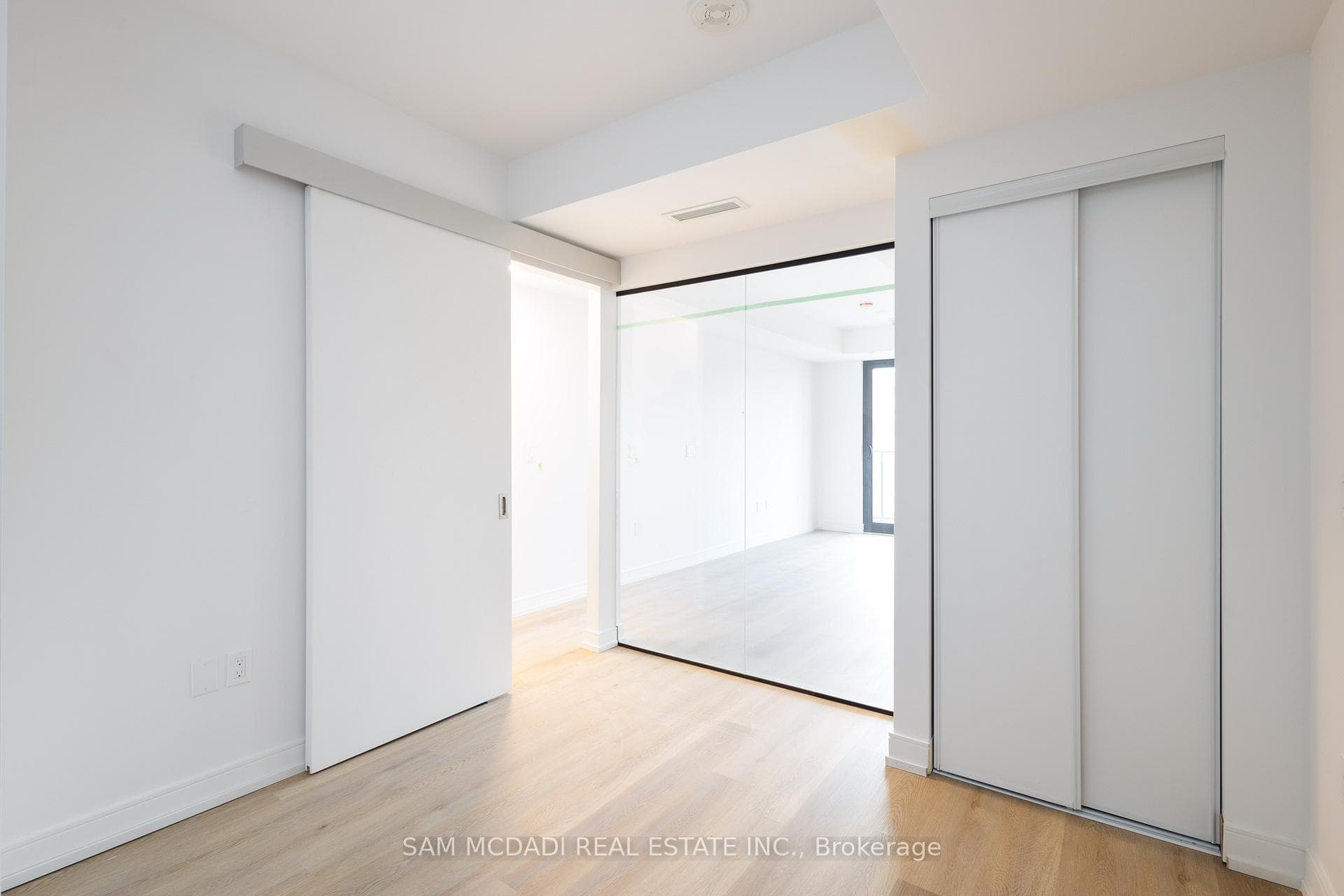 1 Jarvis Street Unit 904 photo 6