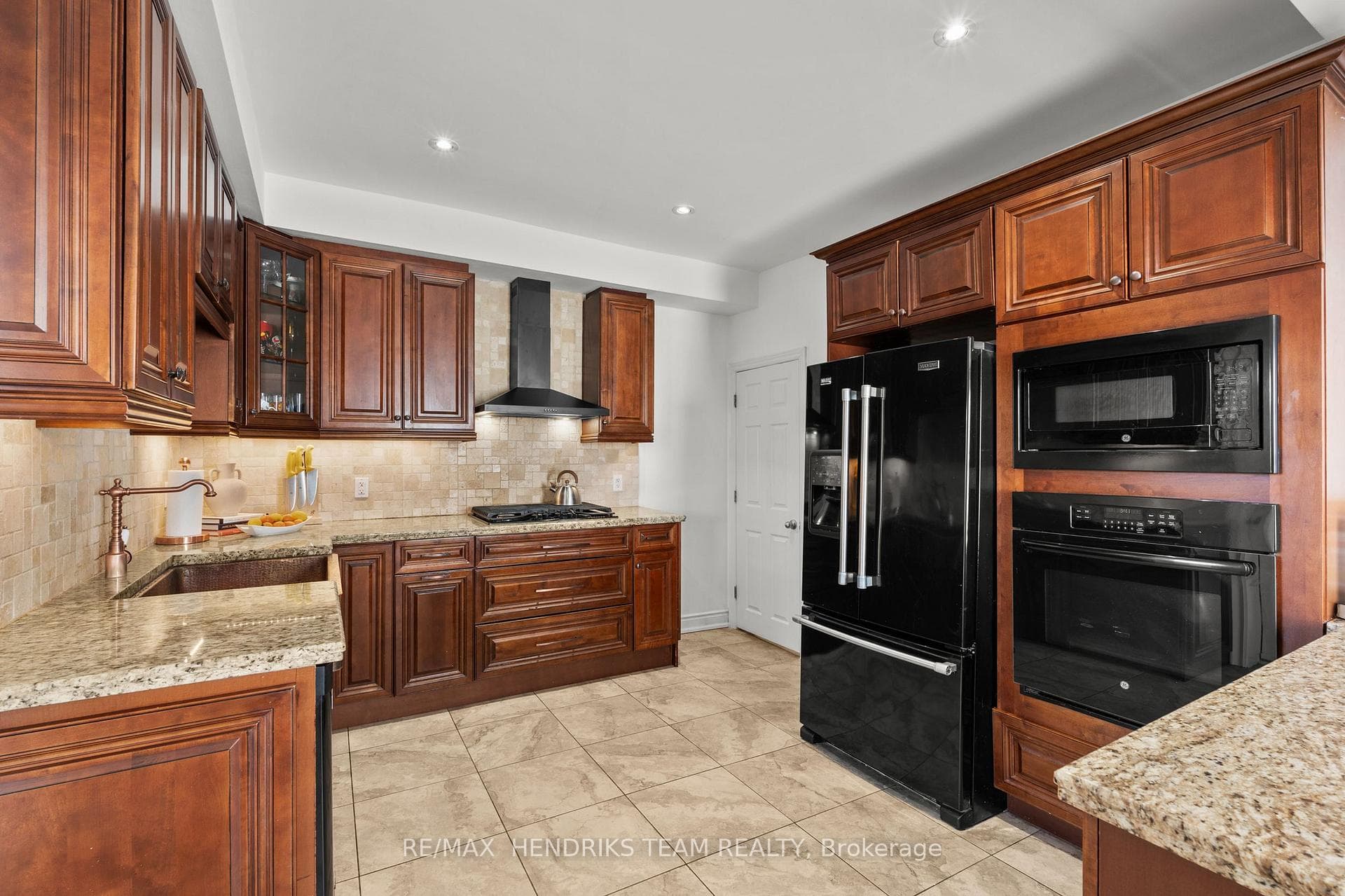 192 Wood Street photo 17