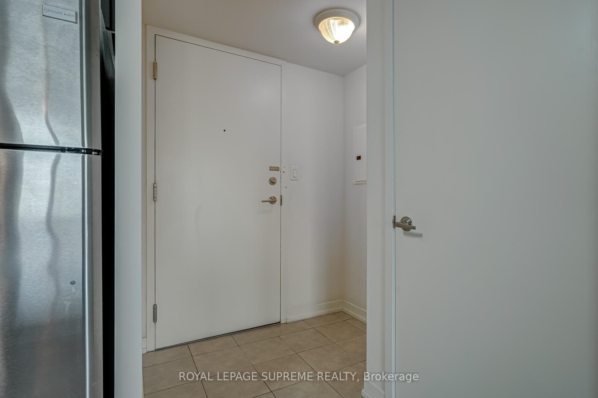 816 Lansdowne Avenue Unit 718 photo 5