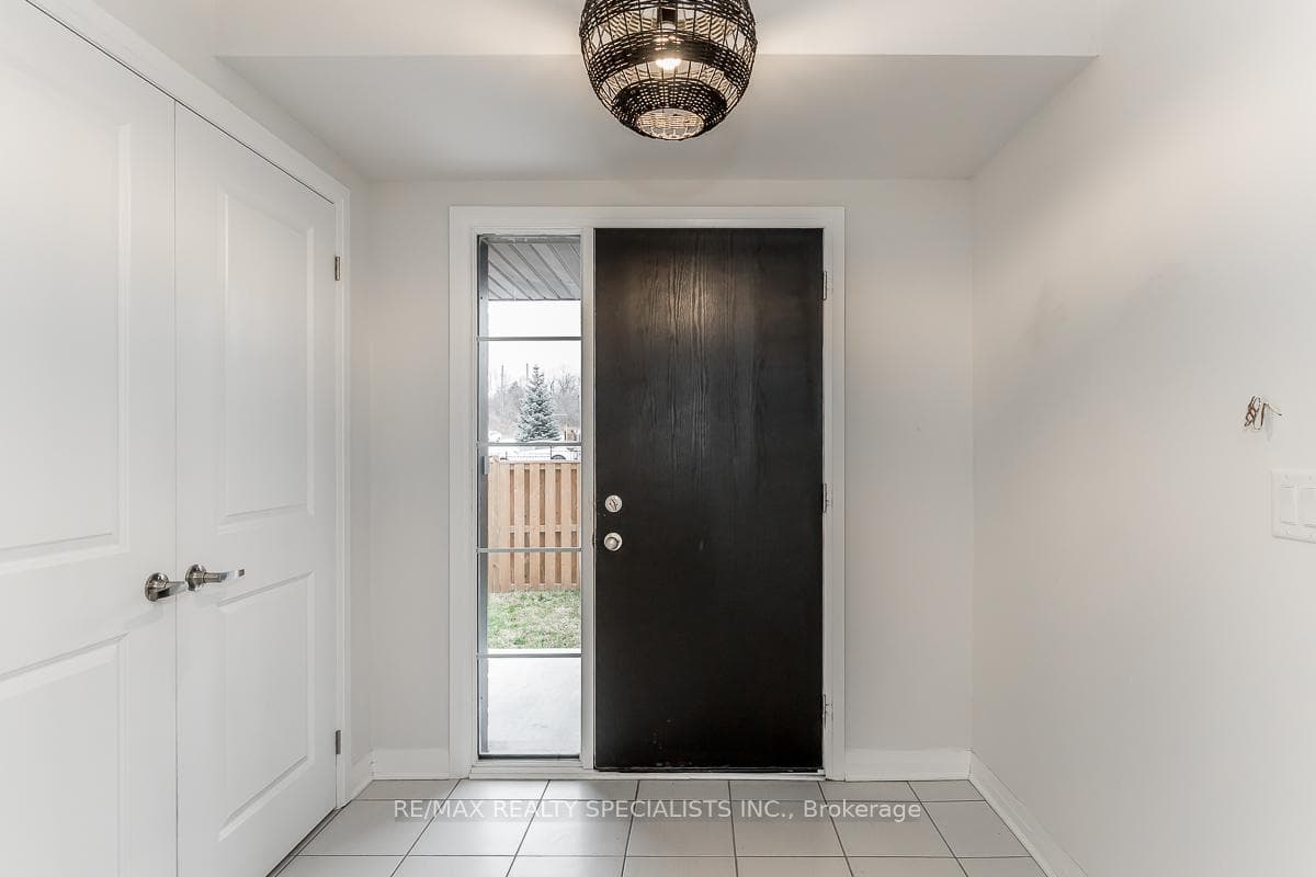 509 Simcoe Road photo 5