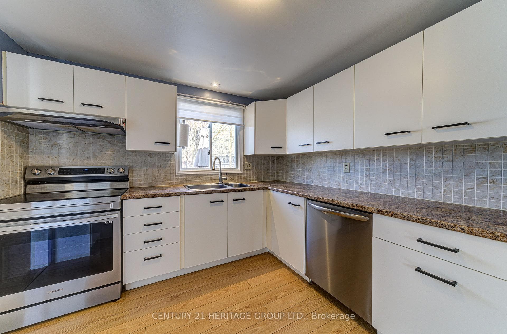 670 Bayview Drive photo 13