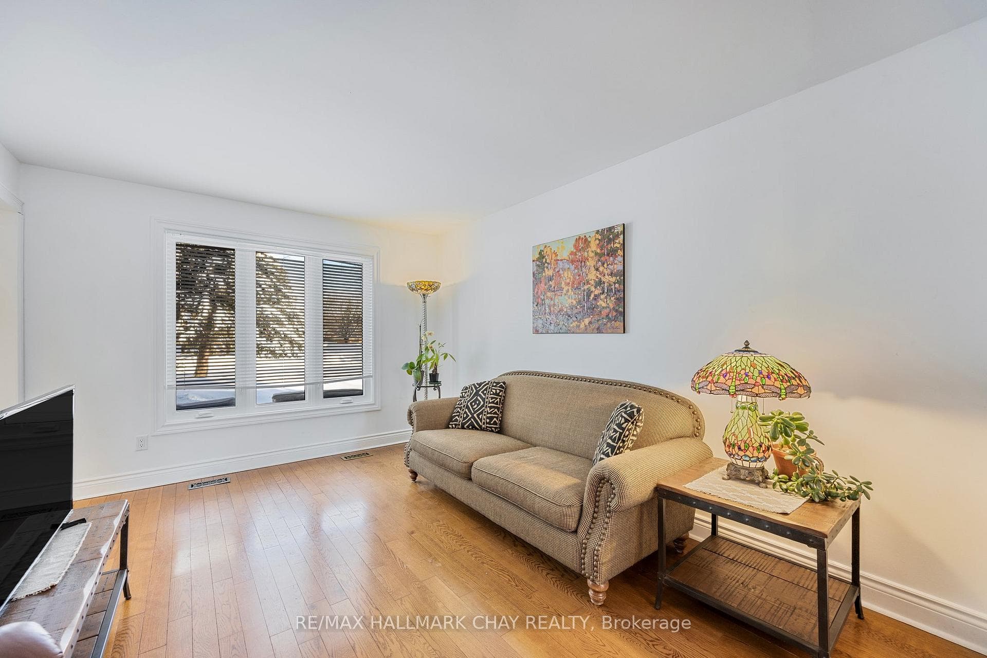 1 Ramsden Crescent photo 18