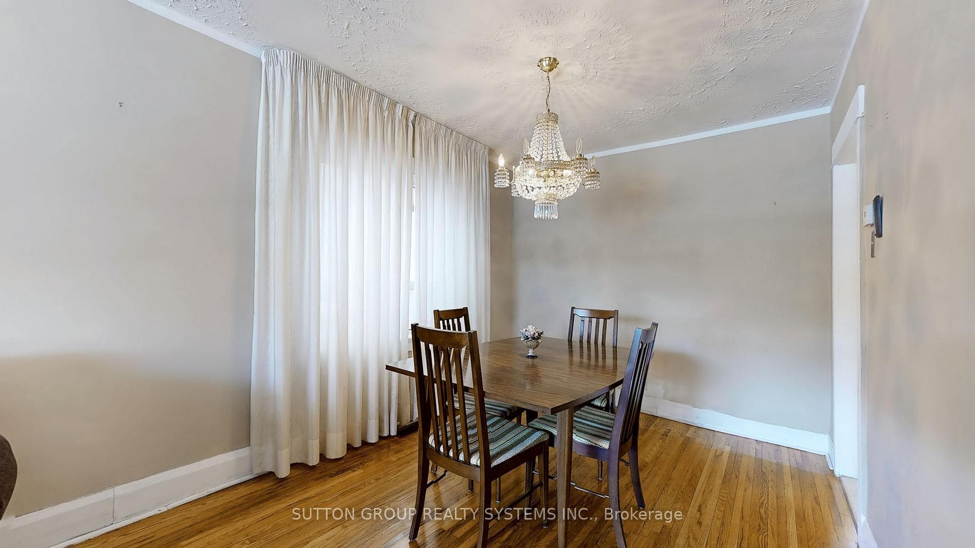 34 Gilbert Avenue photo 6