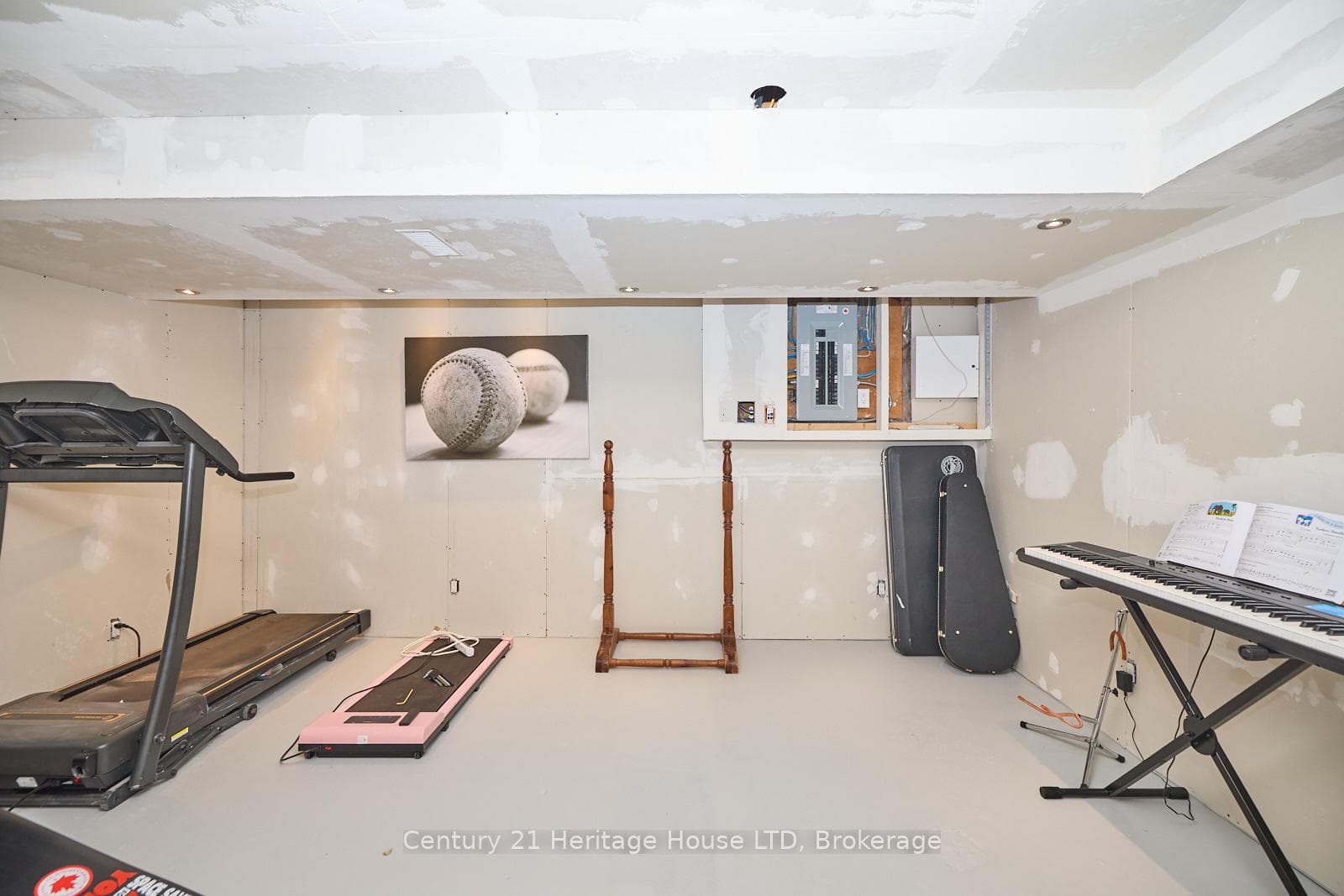 Workout room in the lower level