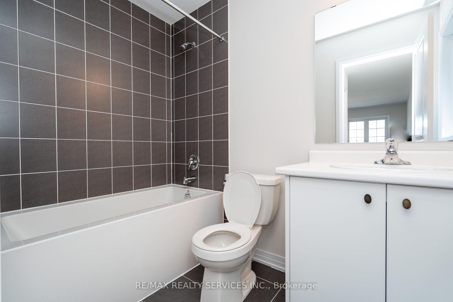 269 dingman Street photo 34