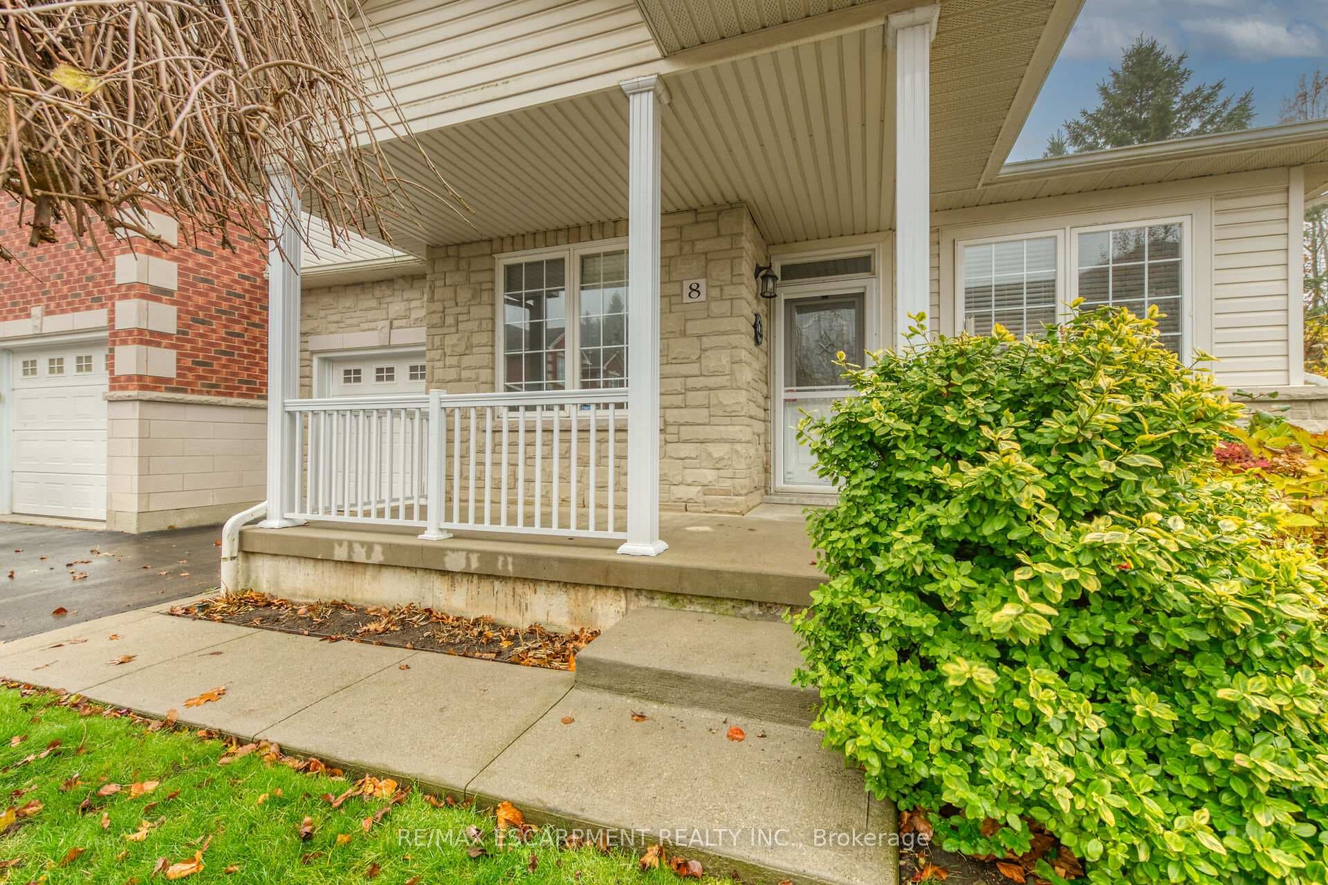81 Valridge Drive Unit 8 photo 2