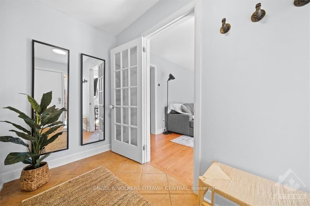 1423 FORGE Street photo 3