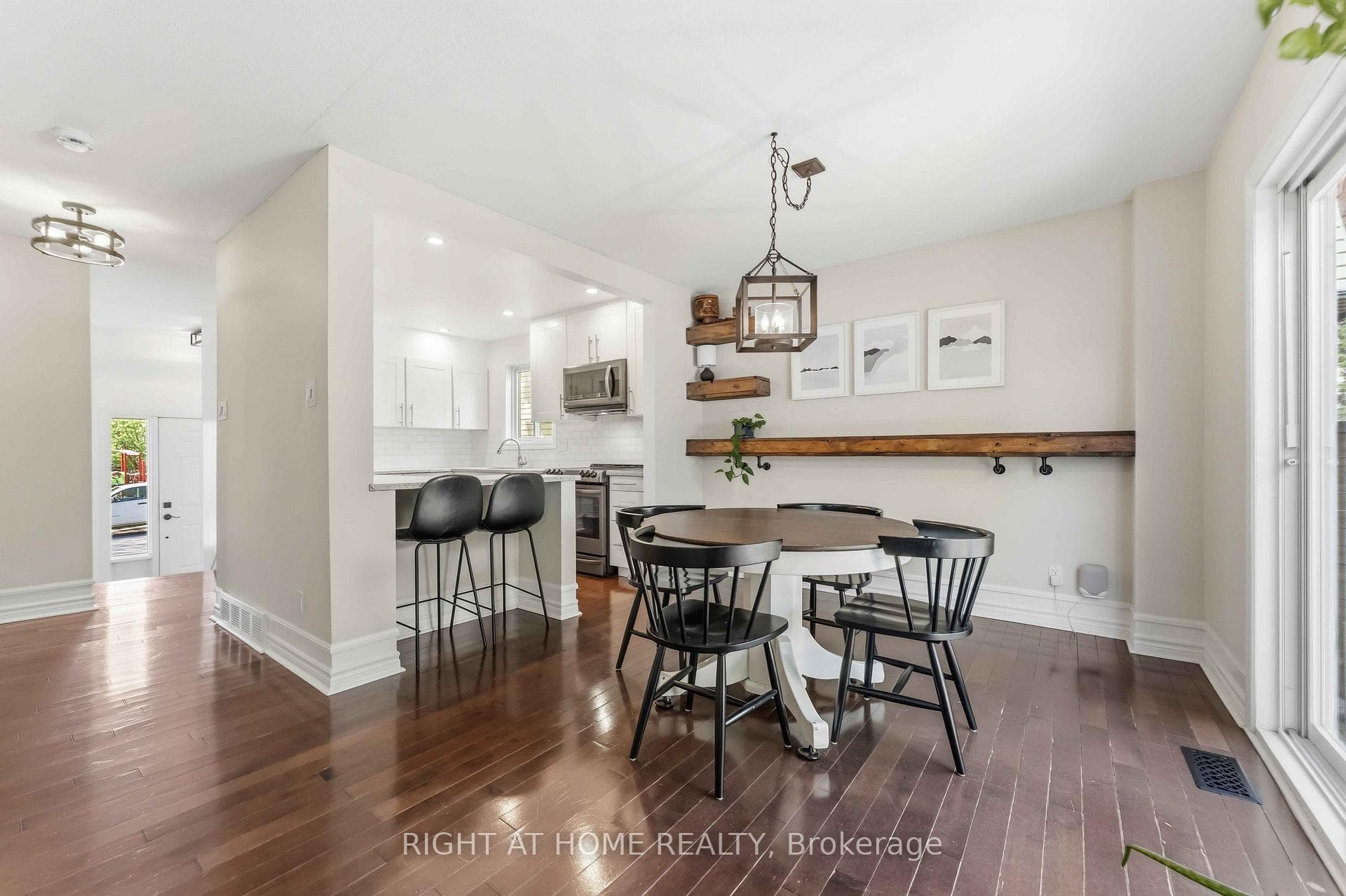 981 Barwell Avenue photo 11