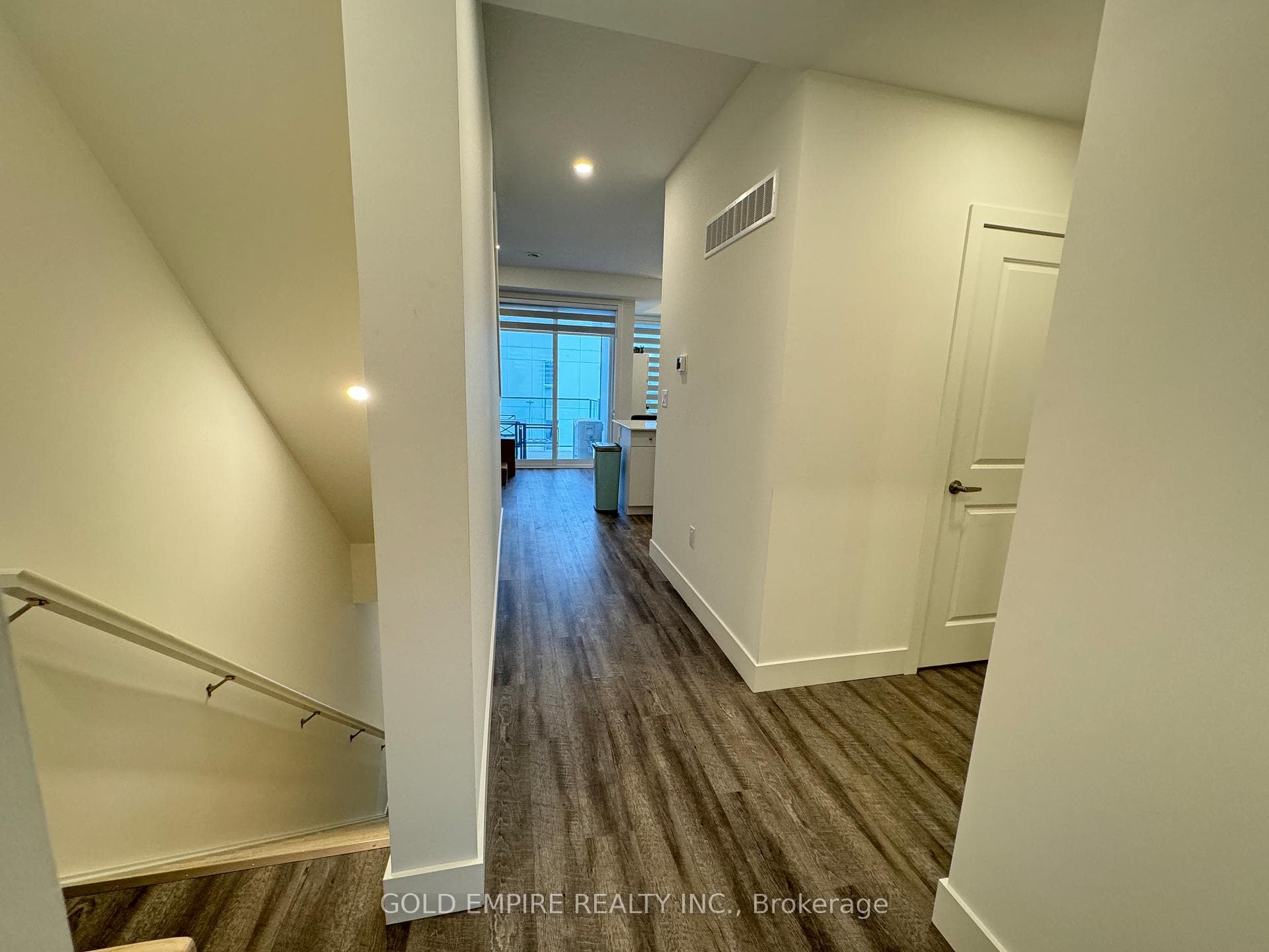 234 EDGEVALLEY Road Unit 11 photo 14