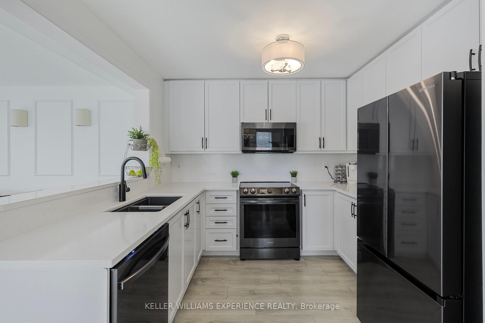129 Stonemount Crescent photo 5