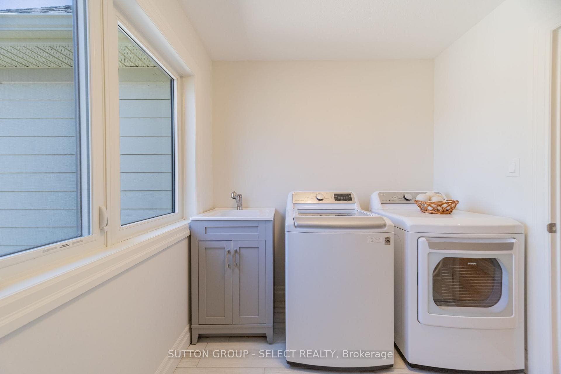230 Union Avenue photo 28