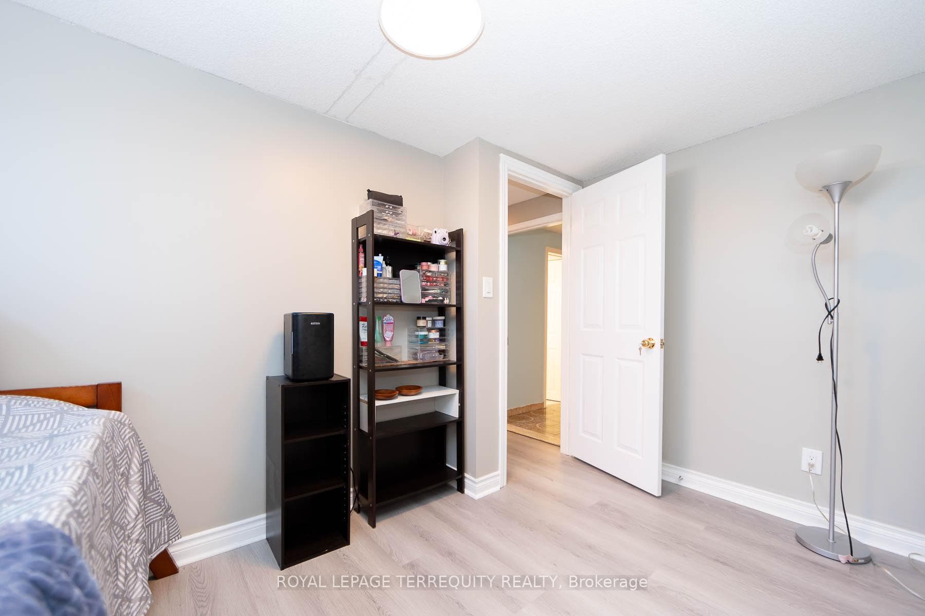 190 Spenvalley Drive photo 23