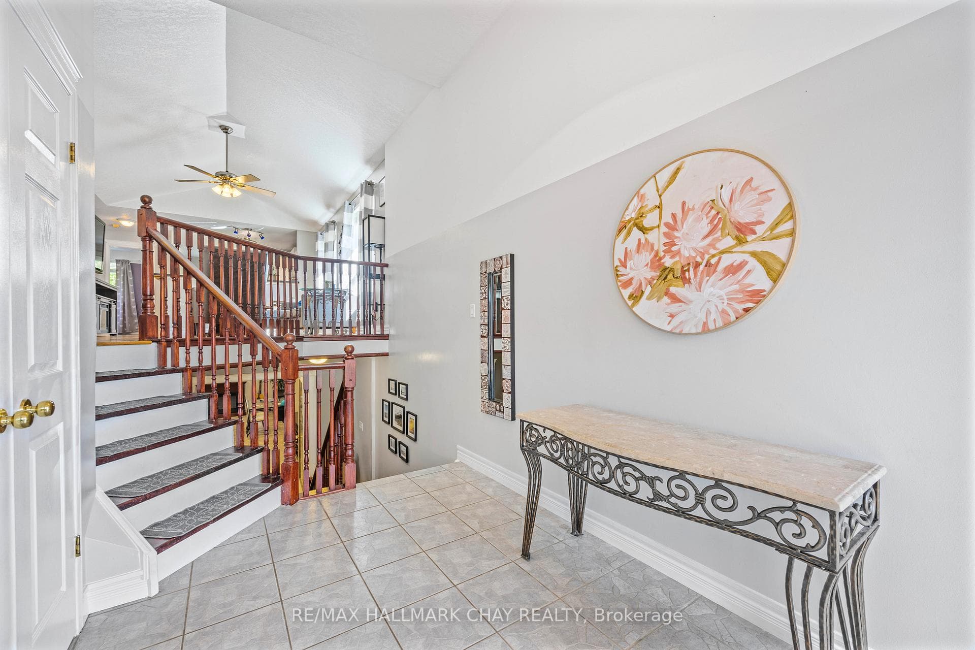 118 Biscayne Crescent photo 2