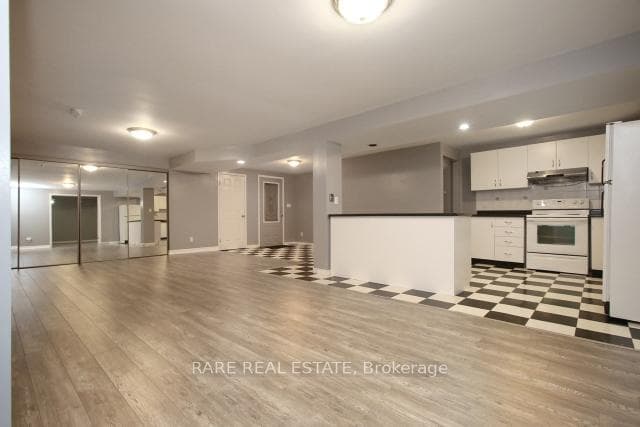 22 Hillcroft Drive Unit Bsmt photo 4