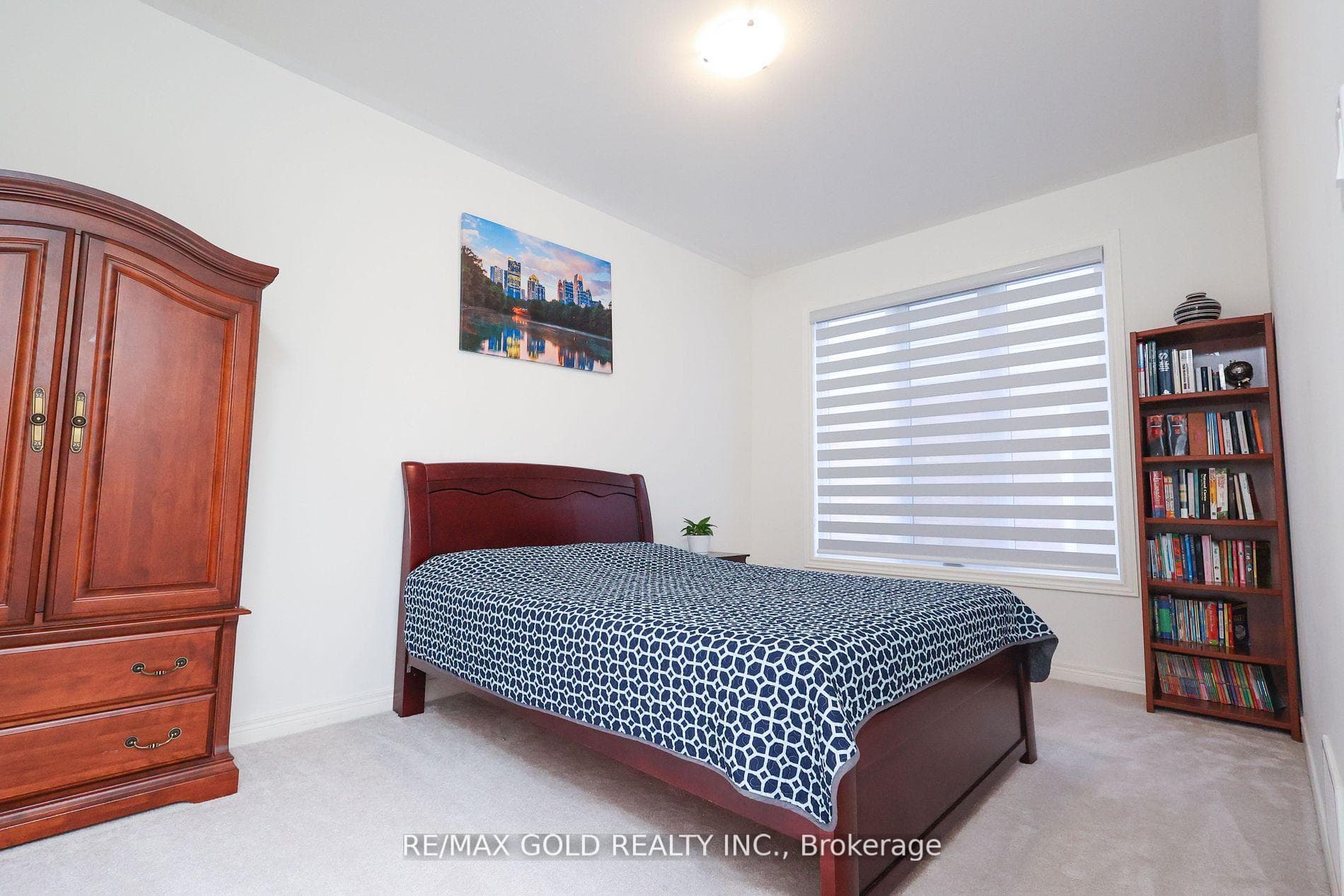 6318 Dilalla Crescent photo 15