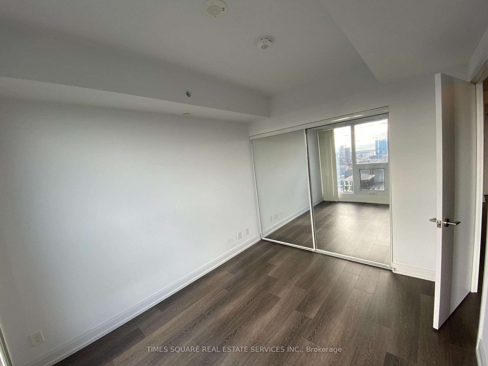 181 Dundas Street Unit 2806 photo 3