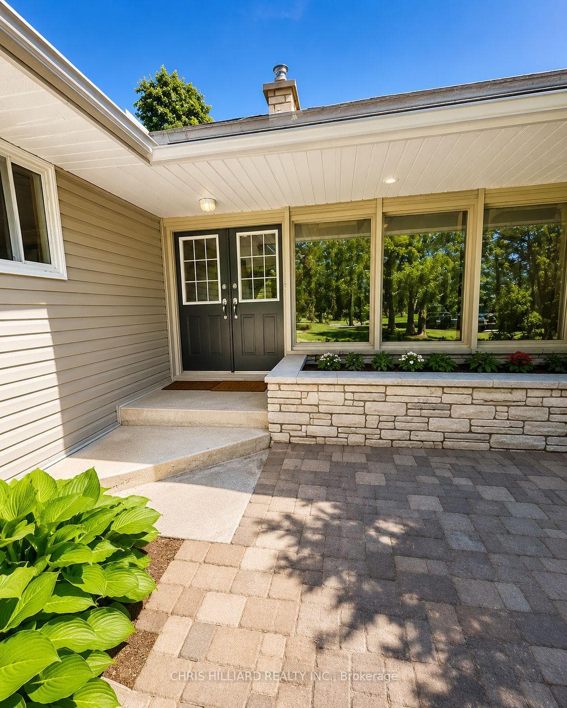 1668 River Road photo 3