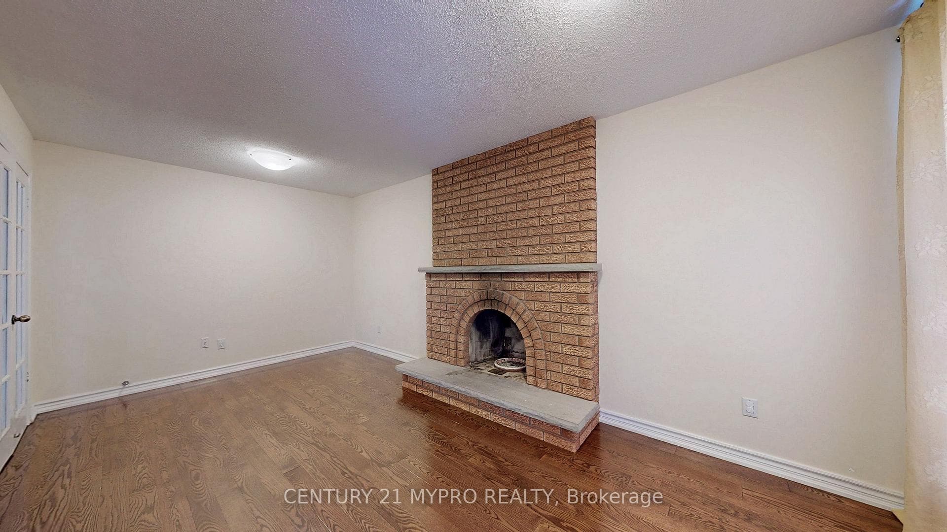 1 Brookwood Drive photo 5