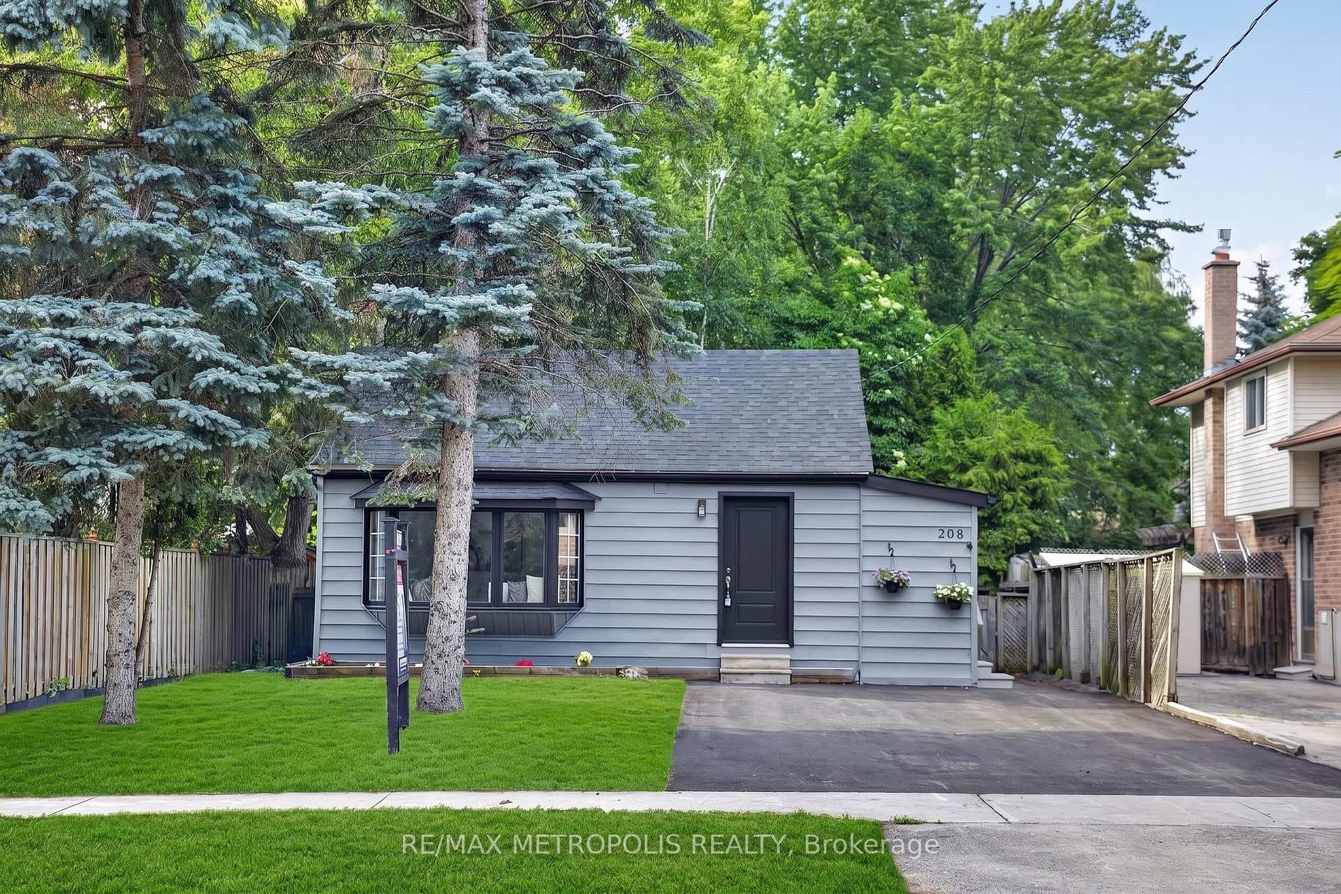 208 Palmerston Avenue photo 15