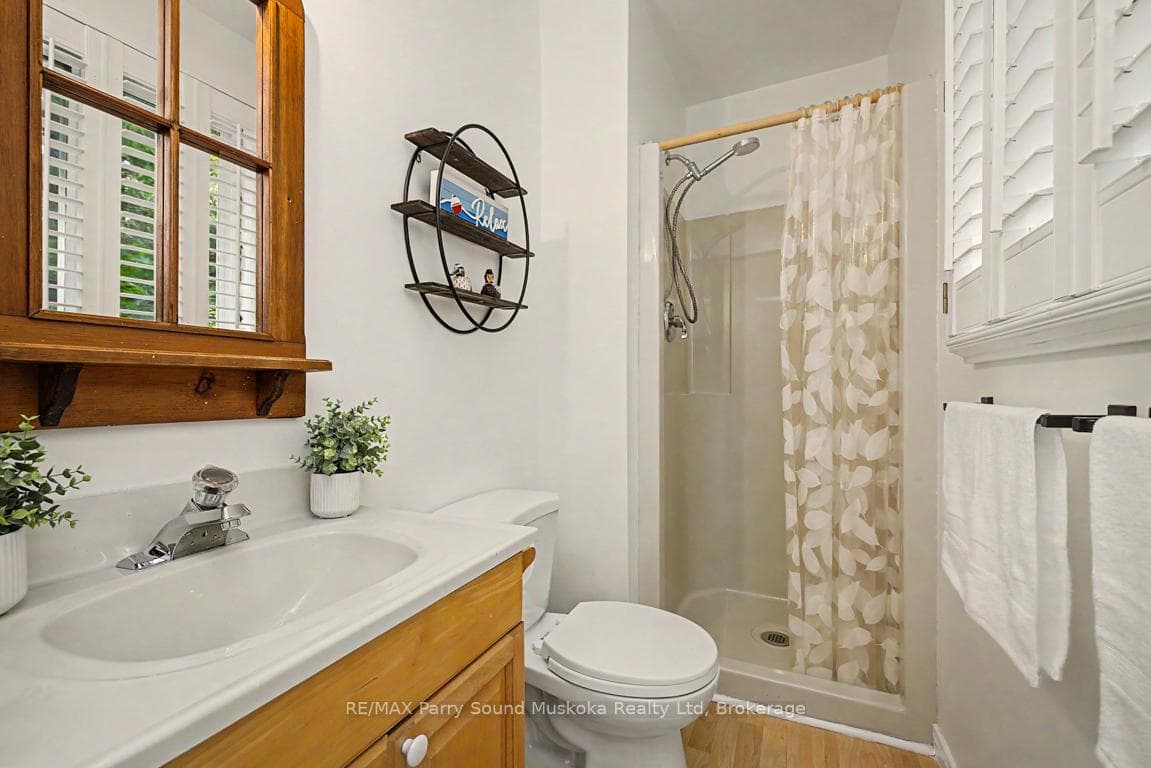 3 pc main level bath