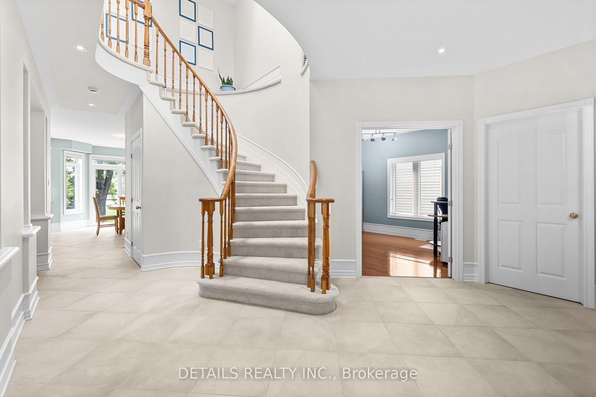 30 Cedar Valley Drive photo 4