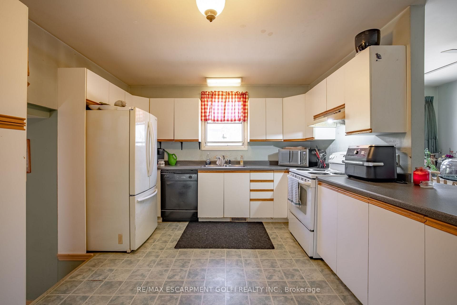 4080 Muir Avenue photo 8
