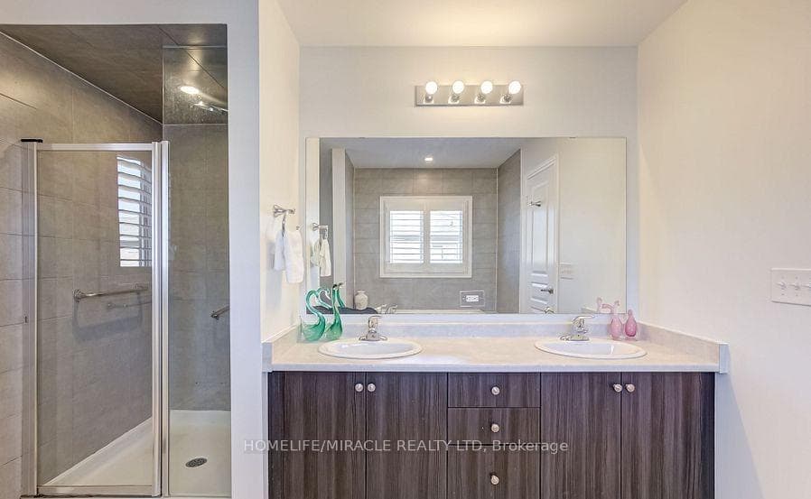 1487 Chretien Street photo 22