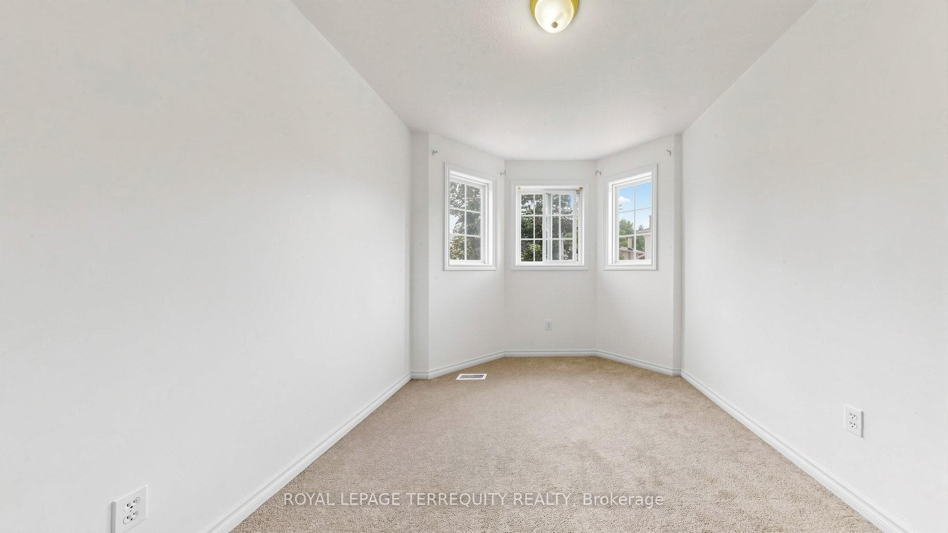 700 Champlain Boulevard Unit 2 photo 27
