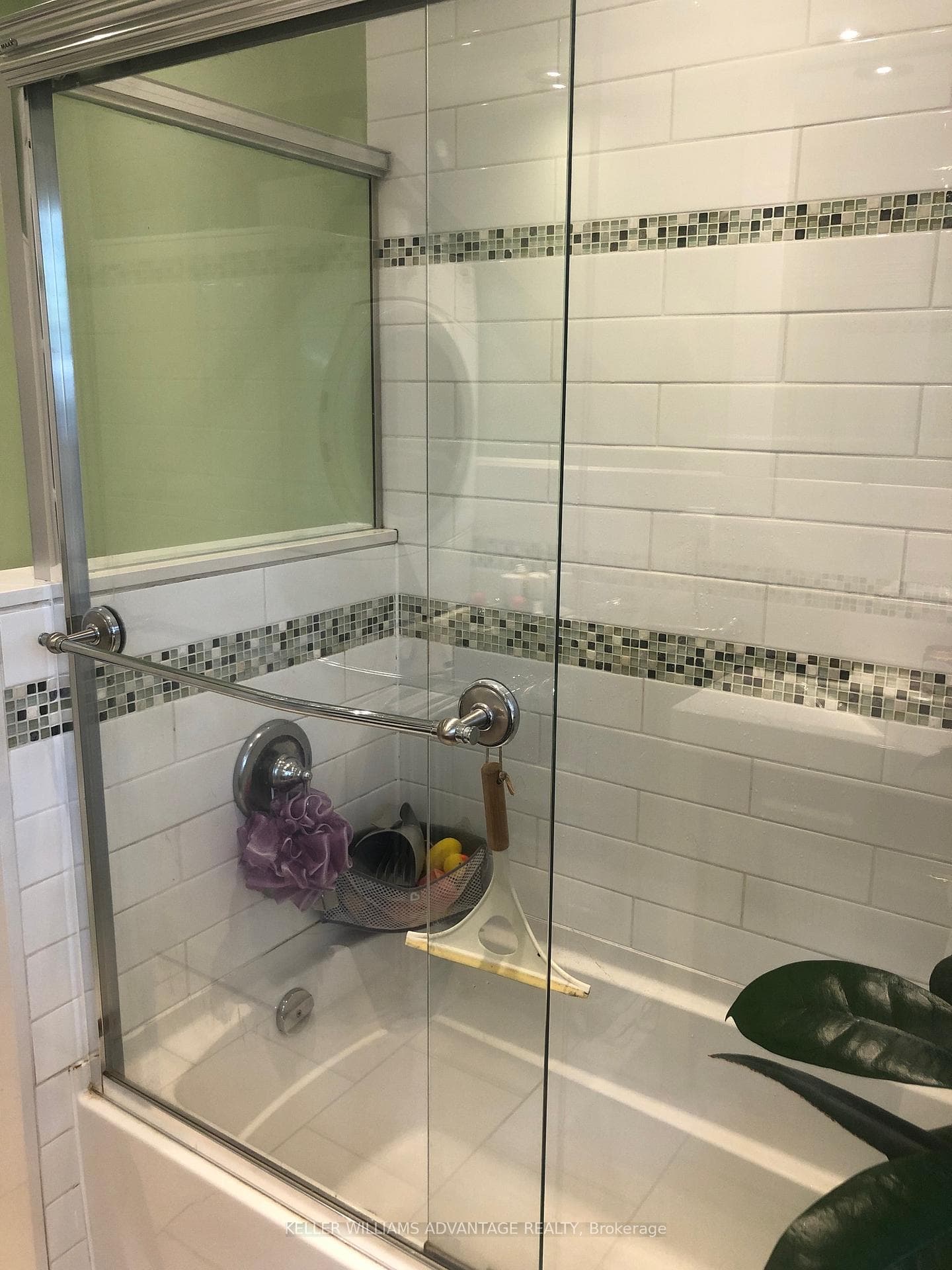 BATHTUB AND SHOWER