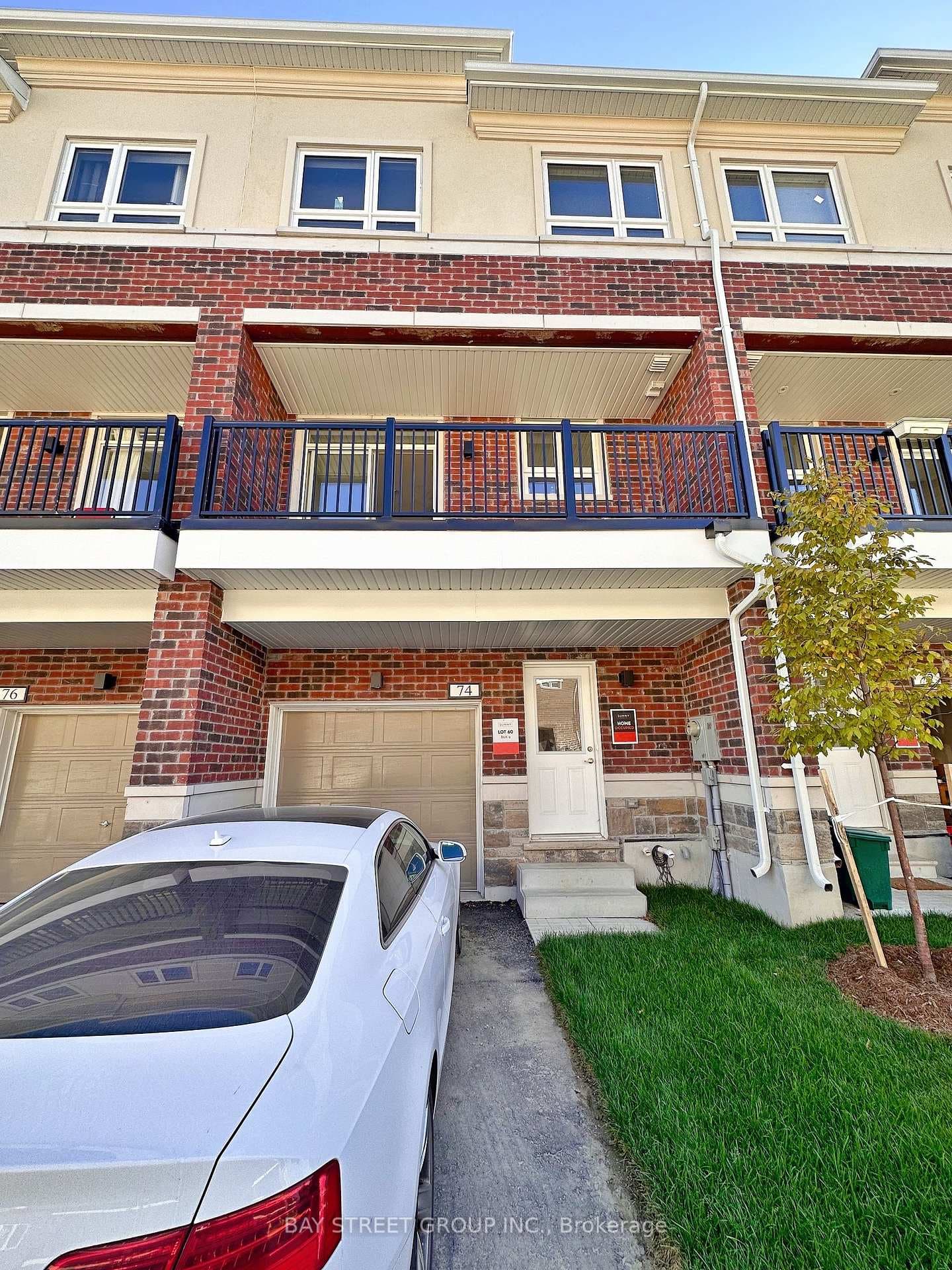 74 Chicago Lane photo 1