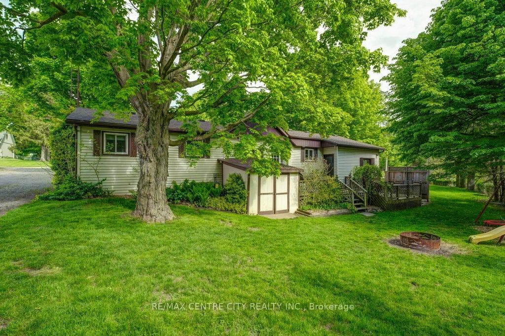 6921 Richmond Road photo 2