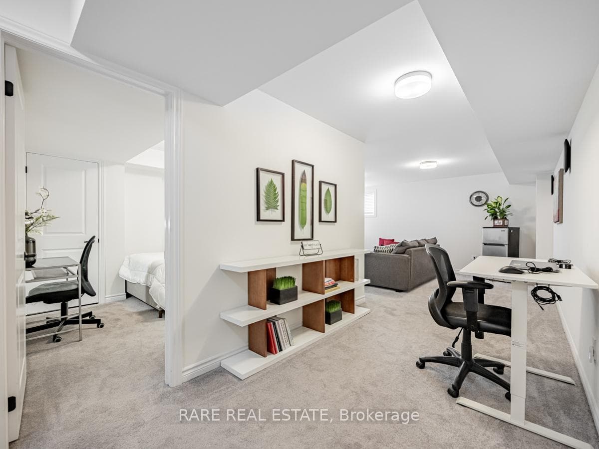 514 Parent Place photo 29