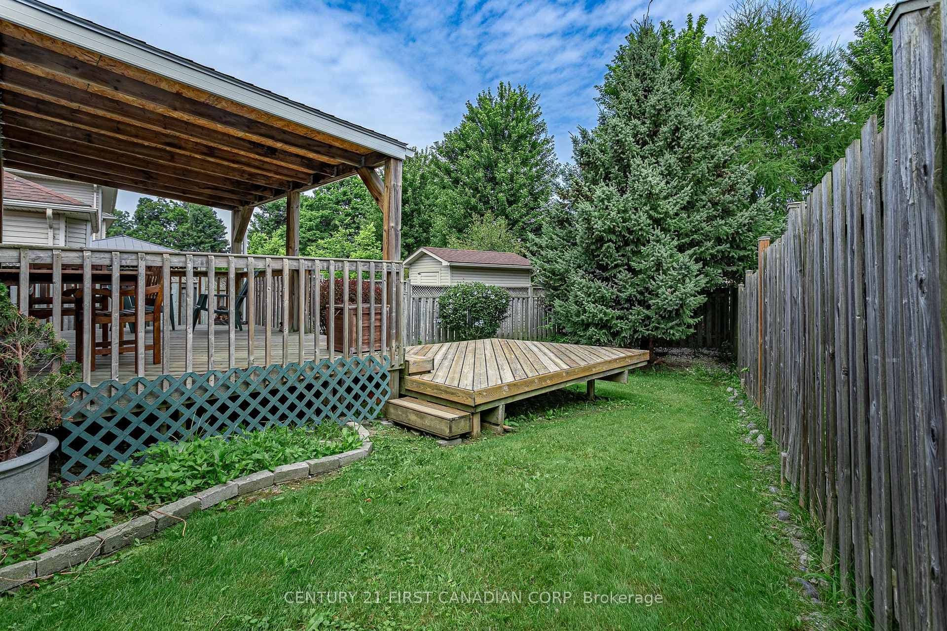 1751 Devos Drive photo 24