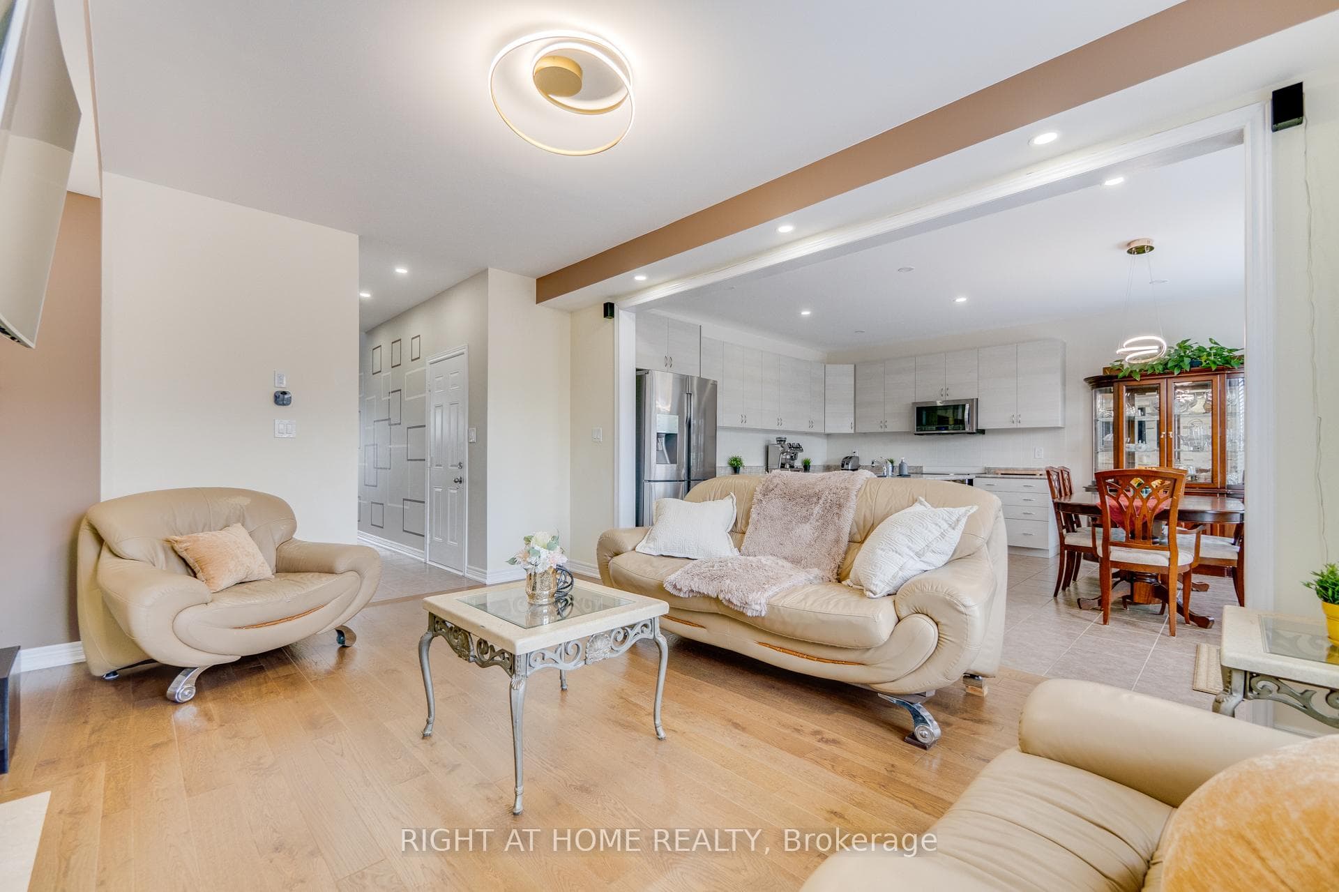 14096 Danby Road photo 7