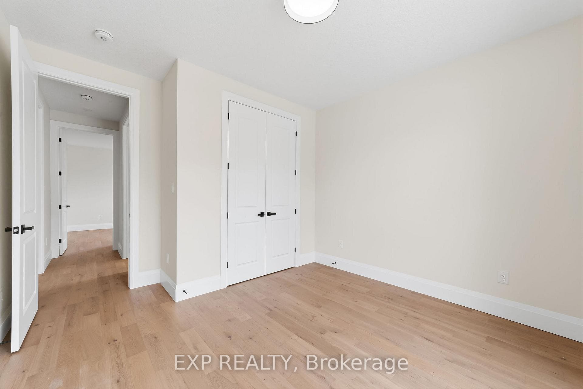 404 Erie Street photo 20