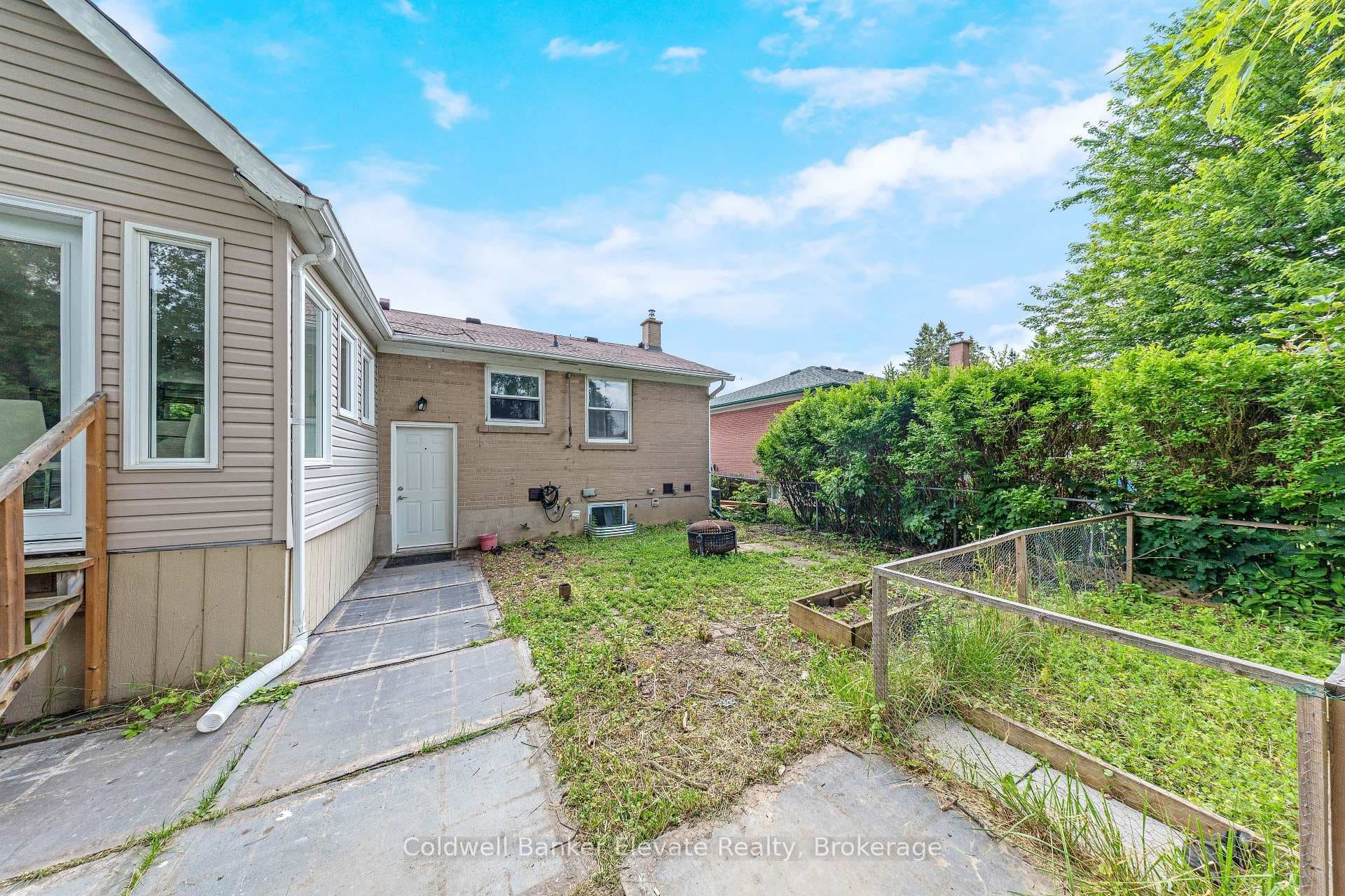 39 McGilvray Crescent photo 42