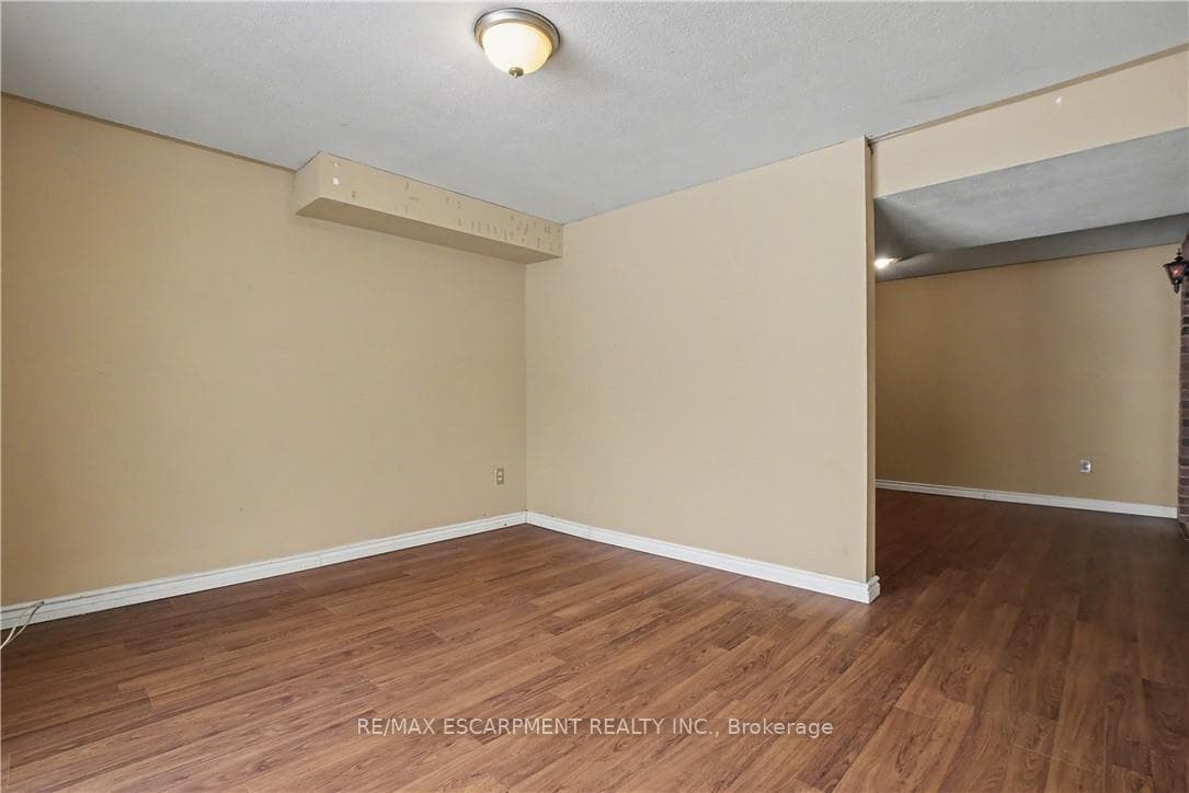 37 Sunrise Crescent photo 31