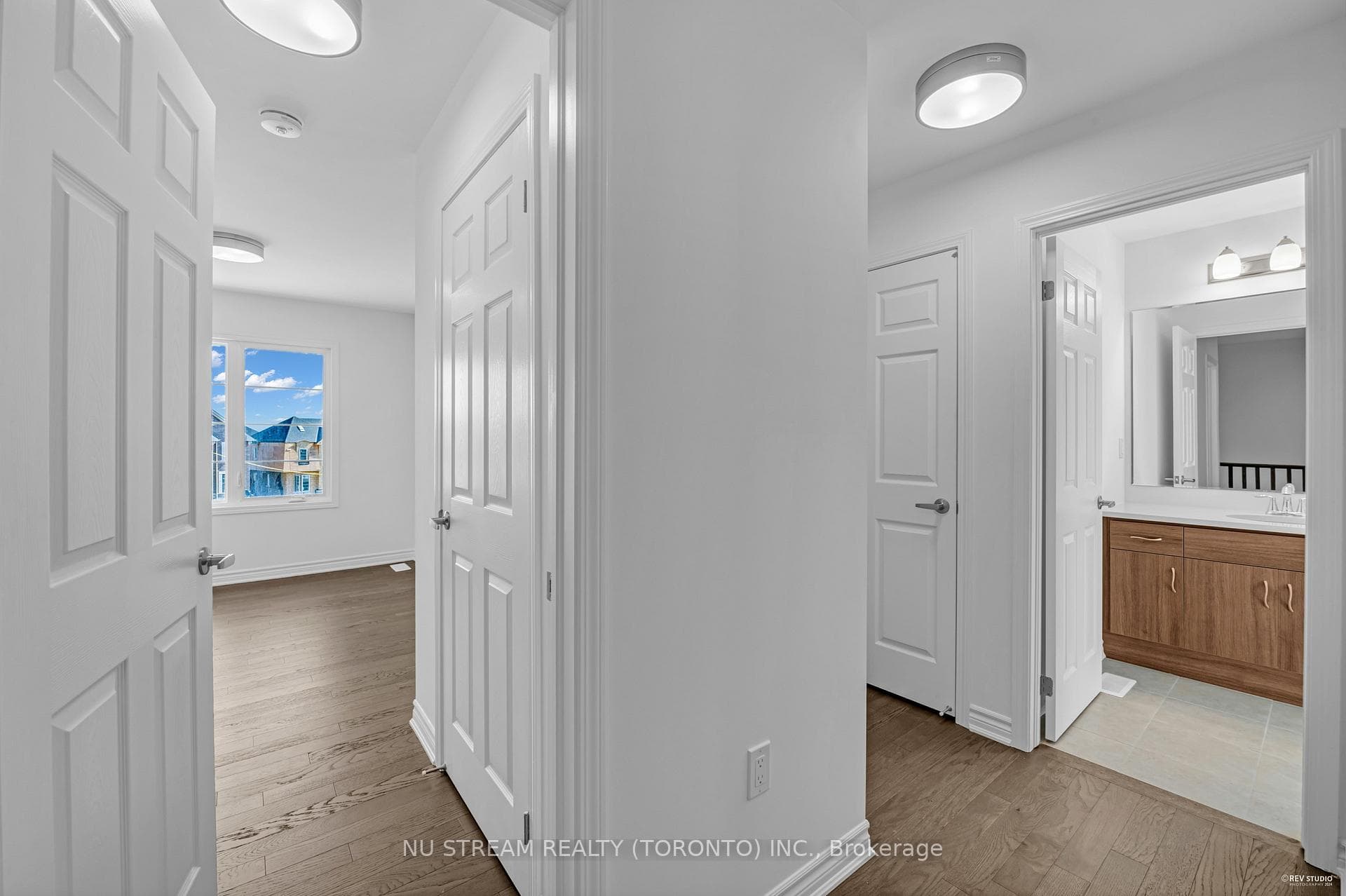 3034 Merrick Road photo 27
