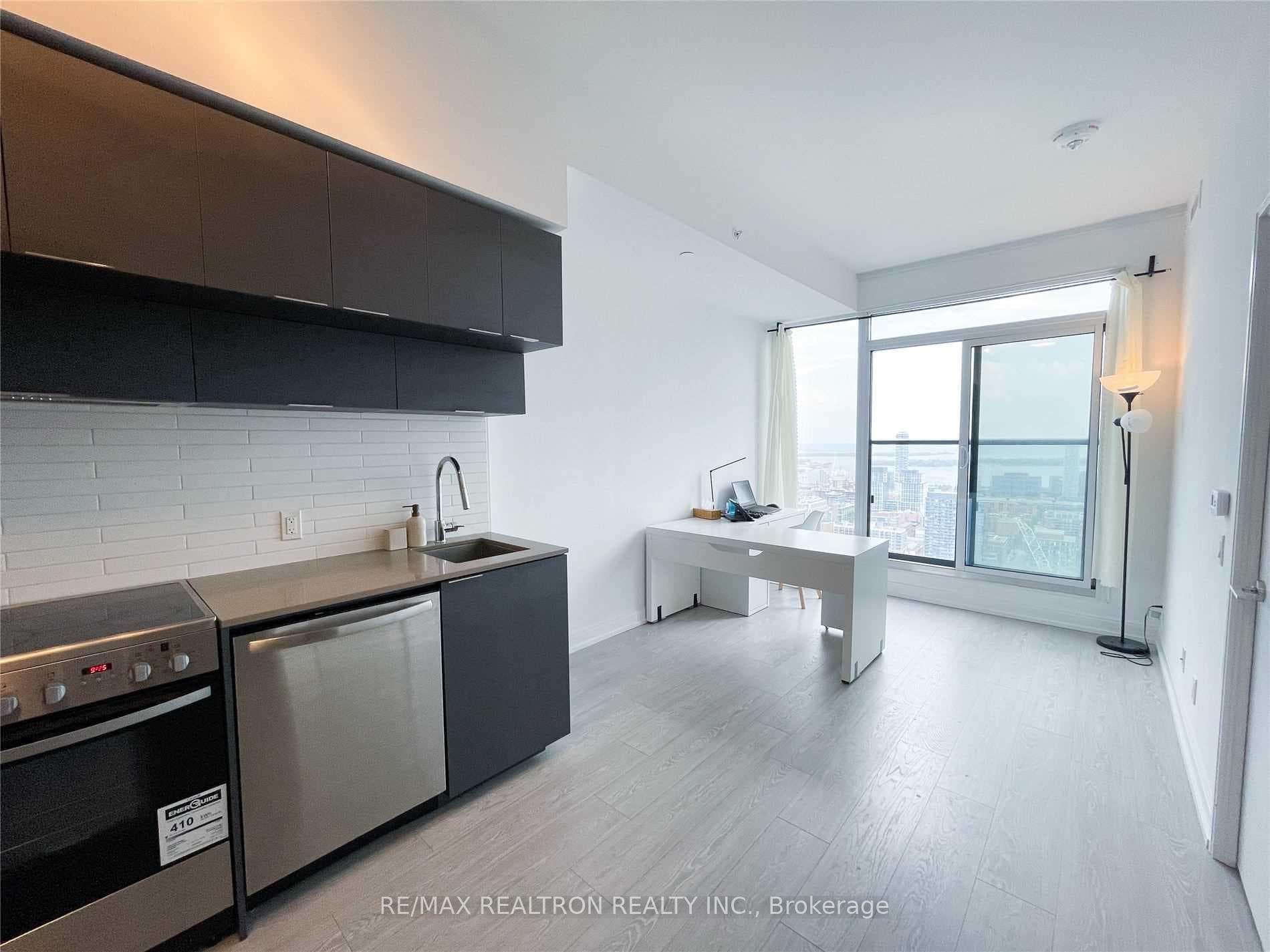181 Dundas Street Unit 4706 photo 1