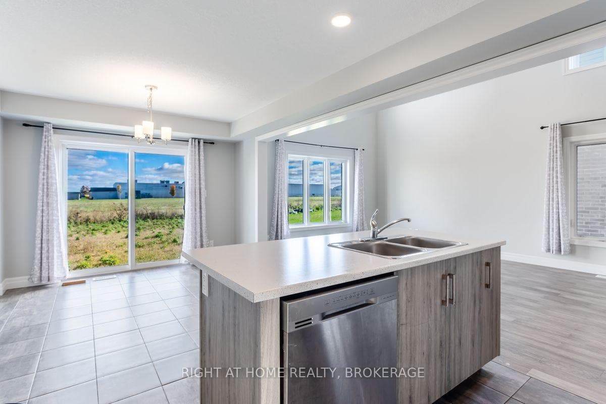 270 Bradshaw Drive photo 12