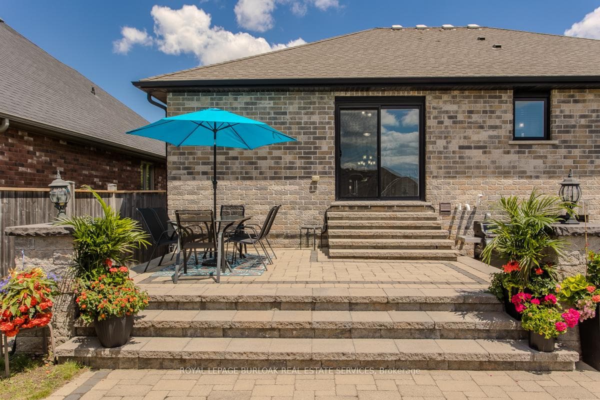 38 Tan Avenue photo 14