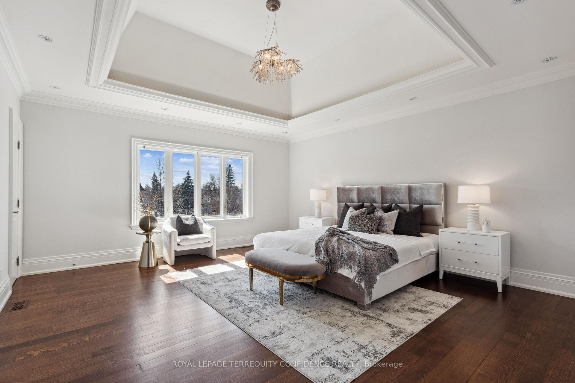 241 Hounslow Avenue photo 20