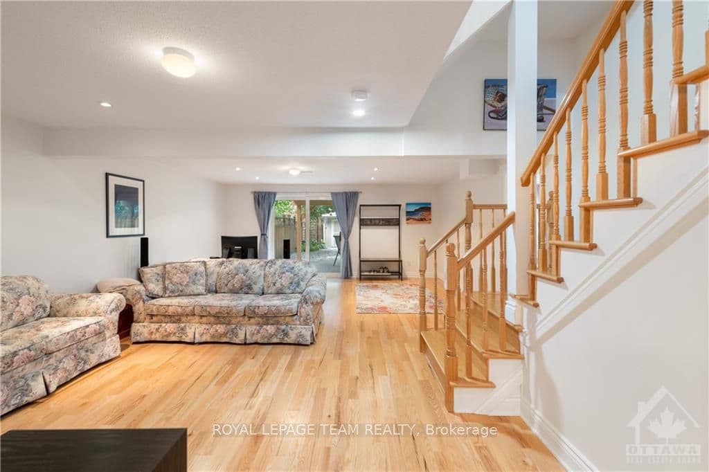 35 FOULIS Crescent photo 19